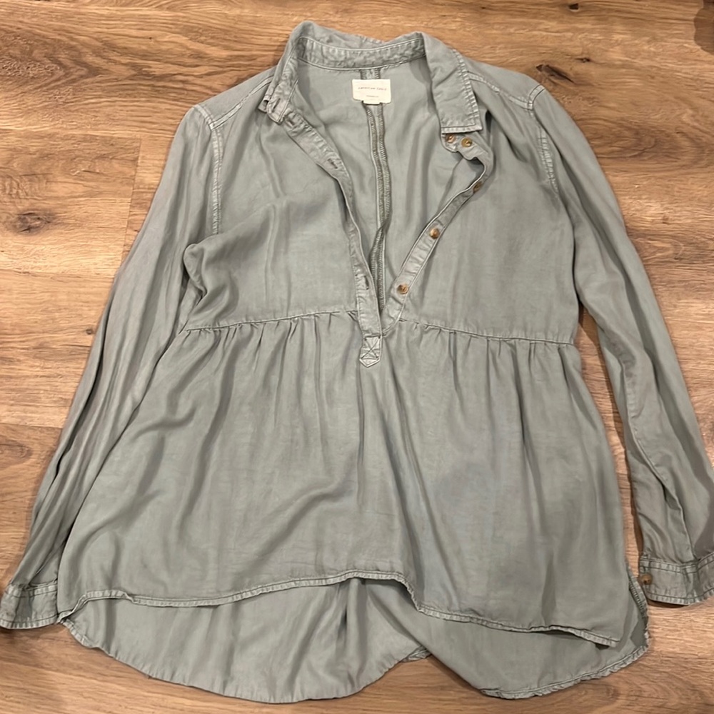 Sage green American Eagle flowy fit blouse